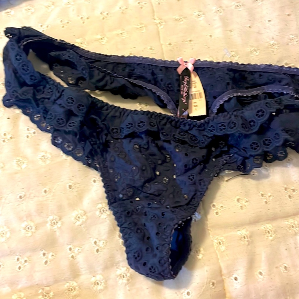 Is dark blue size L